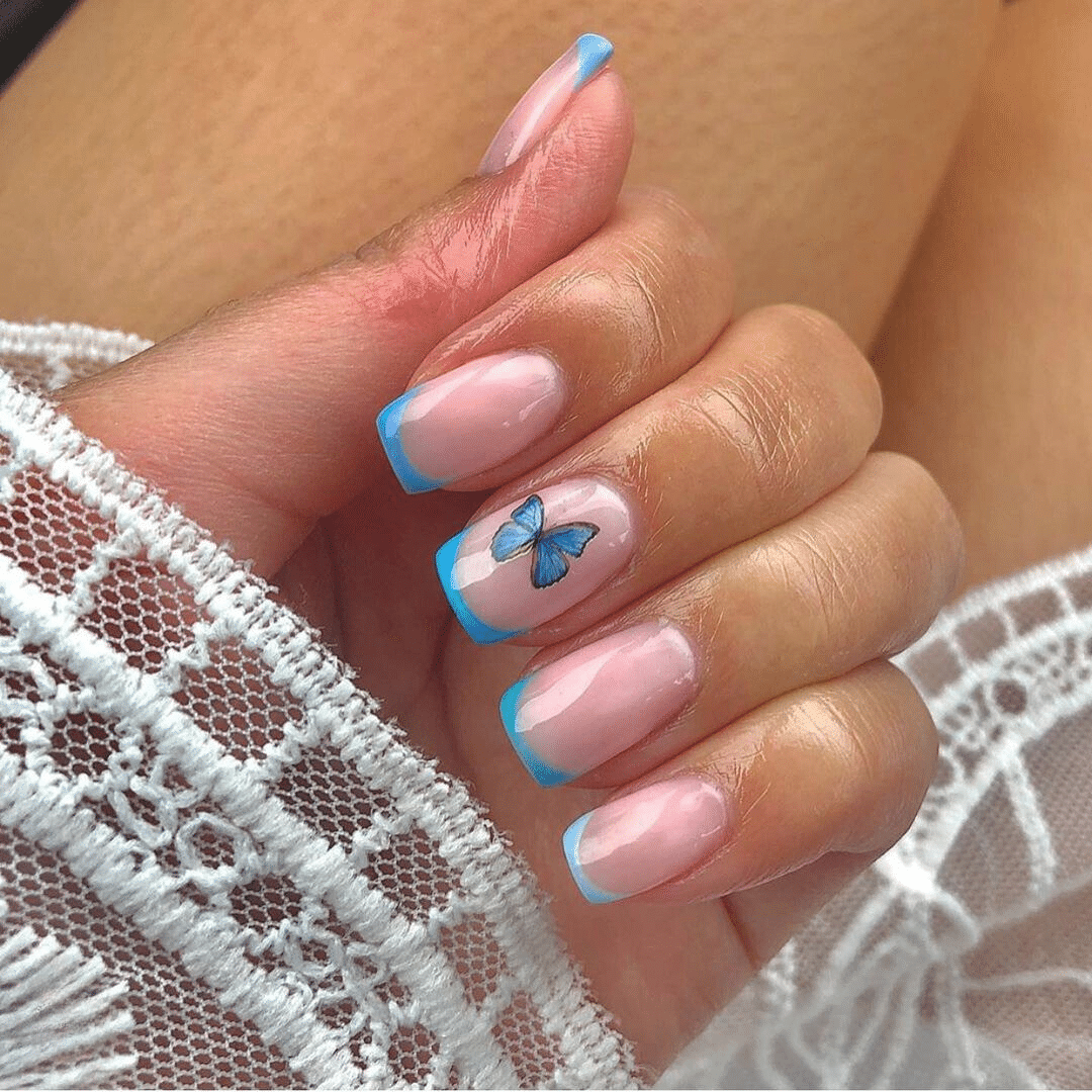 Matching in blue spring nail idea